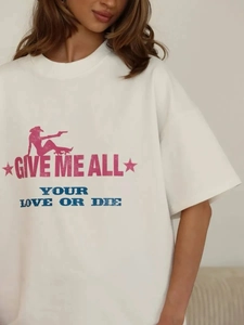 Καλοκαιρινό βαμβακερό λευκό t-shirt με ρετρό γραφικό τύπωμα για casual στυλ