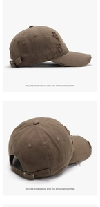 Détails de la casquette marron foncé en coton vieilli avec trous et boucle métallique