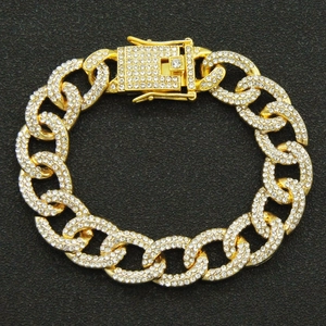 Bracelet cubain doré serti de strass brillants avec un fermoir papillon créatif