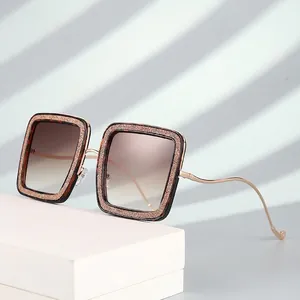 Oversized Square Sunglasses For Women Fashion Glitter PC Frame Gradient Lens Retro Wavy Metal Temple UV400 Protection