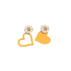 Asymmetric daisy heart stud earrings in yellow and white for women's summer fashion