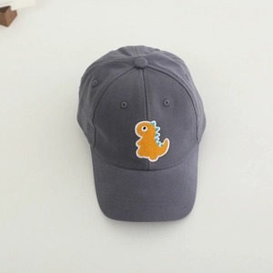 Casquette de baseball grise pour enfant avec dinosaure brodé et pointes bleues