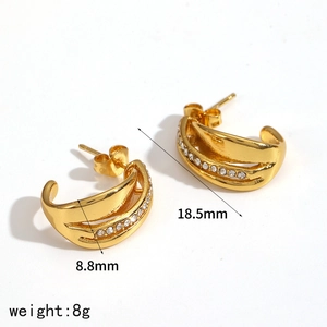 Detailed size chart showing 18.5mm length and 8.8mm width of C-shaped gold hoop earrings