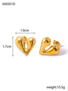 Detailed view of chunky golden heart stud earrings with size and weight measurements