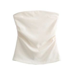 Top palabra de honor blanco con cintura fruncida elegante y diseño minimalista