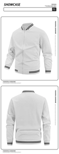 Detail einer weißen Herrenjacke mit Rautenmuster und gestreiften Rippbündchen