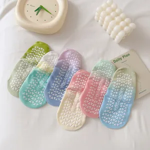 Set di calze da yoga antiscivolo in sei colori sfumati con suola in silicone
