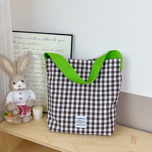 Sac fourre-tout en toile à carreaux marron pour enfants avec large bandoulière verte