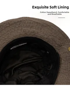 Détail de la doublure en mesh respirant, du bandeau en coton et du cordon de serrage du chapeau
