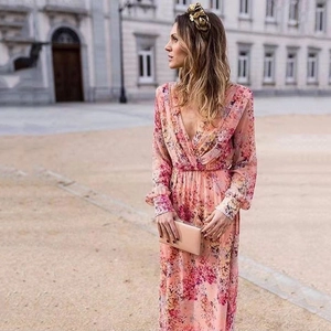 Floral V-neck maxi dress with long sleeves and belted waist in pink summer print