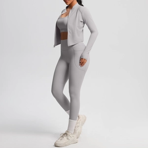 Detailed knit texture of light gray three-piece sports set with high-waist yoga leggings