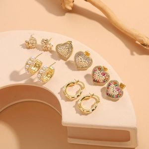 Boucles D'Oreilles En Cuivre Plaqué Or 14K Zircon Künstliche Perle Cœur C-Forme Géométrique Bijoux Élégants