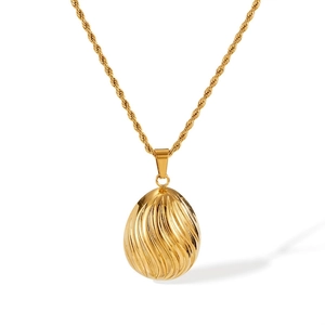 Minimalist Gold Plated Stainless Steel Necklace For Women Retro Water Drop Pendant With Spiral Wave Texture Rope Chain