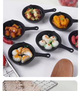 Miniature pans with fried dumplings and buns for dollhouse decor and keychain use