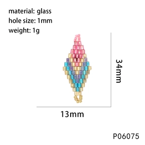 Detailed size specifications for handmade diamond-shaped mosaic bead glass pendant