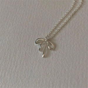 925 Sterling Silver Bowknot Pendant Necklace Minimalist Elegant Sweet Jewelry For Women Daily Wear