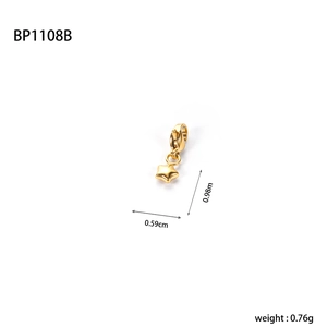Detail of 18k gold plated star pendant BP1108B showing size 0.59cm by 0.98cm