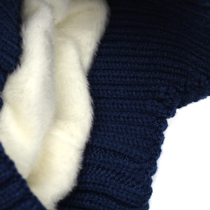 Gestrickte Dino-Mütze für Jungen mit warmem Fleece-Futter und blauer Rippstruktur