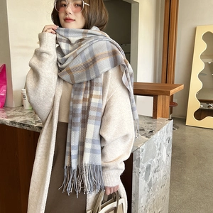 Thick plaid cashmere-like scarf with tassels in blue and beige for women