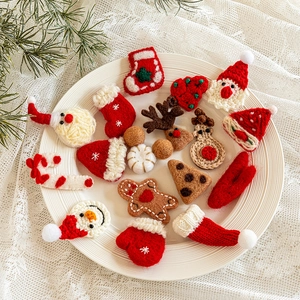 Christmas Ornaments Handmade Crochet Woolen Felt Santa Reindeer Snowman Gingerbread Man Hanging Festive Decoration