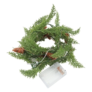Guirlande de Noël artificielle avec aiguilles de pin, cônes et guirlande LED en cuivre