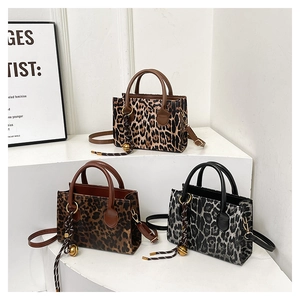 Fashionable leopard print tote bag for women in three colors with leather handles