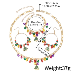 Parure bijoux Noël avec cloches colorées et pendentifs sapin incluant collier et boucles