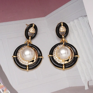 Boucles D'oreilles Pendantes Style Palais Rétro Pour Femmes Avec Base En Cuivre Imitation Künstliche Perle Émail Noir Zircon Silver Earring Post
