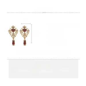 Detailed size and material specification chart for vintage resin heart flower earrings