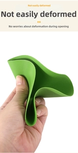 Apriscatole flessibile in silicone verde con trama a nido d'ape antiscivolo ed elastica