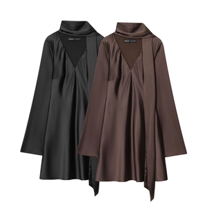 Robe Courte À Col Écharpe En Satin Élégante Manches Longues Évasées Couleur Unie Texture Satin Mode Pour Femmes