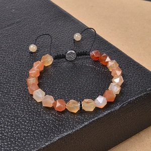 Naturstein Armband aus facettiertem Achat mit Lebensbaum Anhänger und Kordelzug