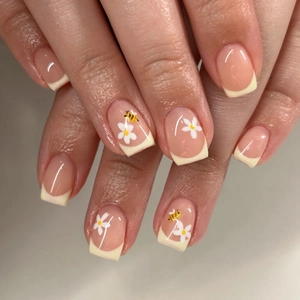 French Tip Short Square Press On Nails With Yellow Bee And White Daisy Flower Pattern Glossy ABS False Nails For Women
