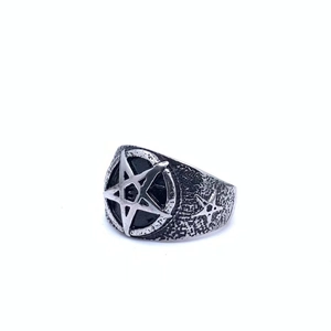 Retro stainless steel pentagram star ring with an oxidized silver finish for men