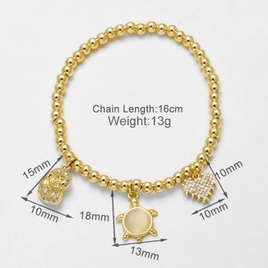 Detailansicht Goldperlenarmband mit Schildkröte, Muschel und Herzanhängern und Maßen