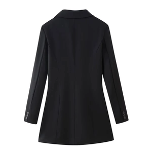 Vue arrière de la robe blazer noire élégante à manches longues avec taille haute et coupe