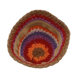 Chapeau cloche tissé à la main aux motifs ethniques avec bandeau intérieur ajustable