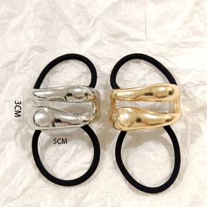 Minimalist hollow alloy ponytail holder in gold and silver finish with dimensions