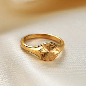 Stainless Steel Signet Ring Round Heart Sunburst Radial Texture Pattern 18K Gold Plated Polished Band Jewelry For Women