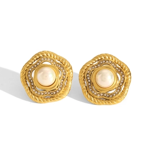 Detail of 18K gold stainless steel flower earrings with pearl and rhinestone inlay