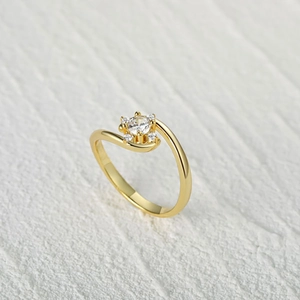 Elegant gold-plated S925 sterling silver ring with sparkling starburst diamond setting