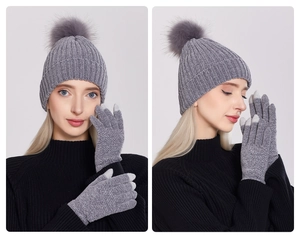 Graues Chenille-Strickmützen-Set mit Pelzbommel und passenden Touchscreen-Handschuhen