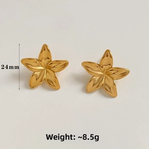 Detailed view of 24mm gold flower stud earrings weighing 8.5g with a polished finish