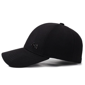 Herren Baseballkappe in Schwarz mit Metallverzierung für Outdoor-Sonnenschutz im Alltag