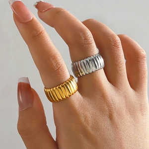 Minimalist Ribbed Wide Open Ring Stainless Steel 18K Gold Plated Croissant Style Geometric Jewelry For Women