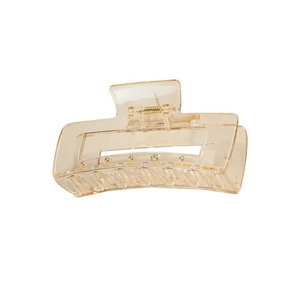 Elegante pinza per capelli quadrata ambra traslucida con molla dorata su bianco
