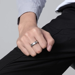 Spinner ring with engraved stars made of stainless steel for anxiety relief and stress