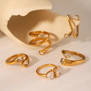 5-piece set of 18K gold plated stainless steel rings with sparkling cubic zirconia stones
