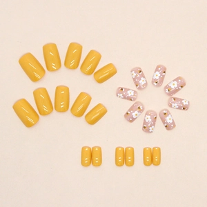 Short square press on nails with yellow and white daisy bee patterns for summer