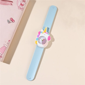 Montre licorne bleue en silicone pour enfants avec un design de dessin animé en 3D
